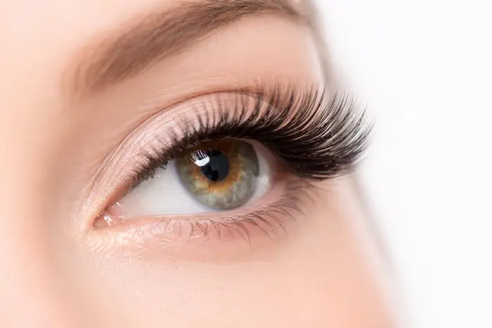 günlük makyaja gerek kalmaz ipek kirpik uygulaması Pendik doğal dolgun kirpik görünümü kalıcı kirpik uzatma