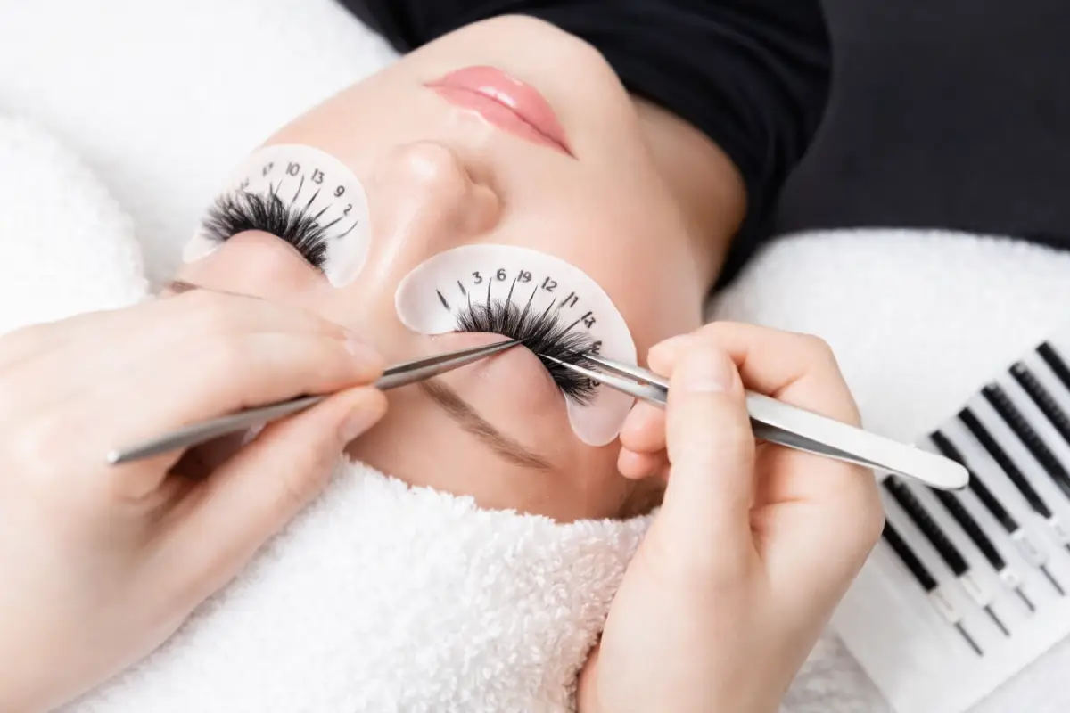 Pendik ipek kirpik uygulaması nasıl yapılır kalıcı kirpik uzatma süreci profesyonel kirpik işlemi