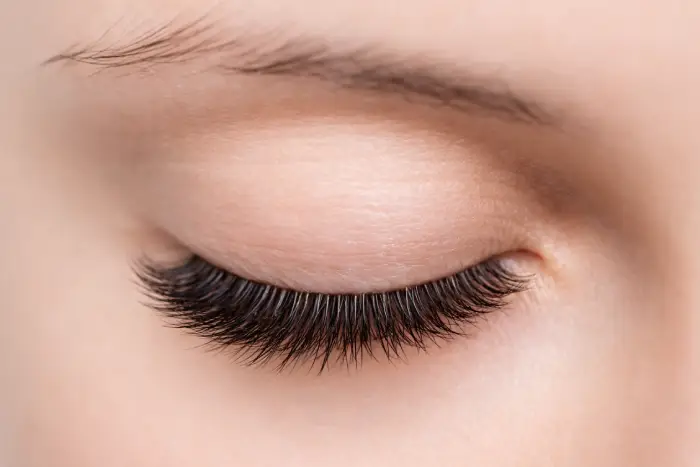 uzun süre kalıcı ipek kirpik uygulaması Pendik kalıcı kirpik uzatma dayanıklı ipek kirpik işlemi